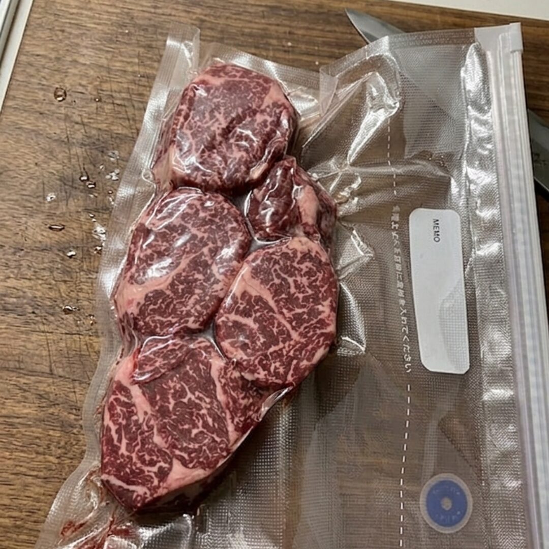 ダイソー食品用真空ポンプを使用している様子